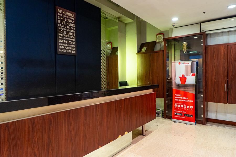 Reddoorz Blok M Hotel 3*
